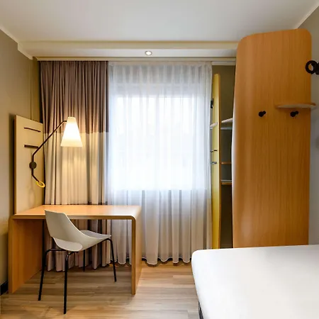 Hotel Ibis 2*