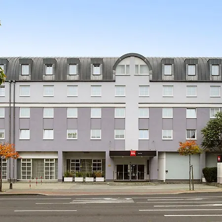 Ibis Hotel 2*