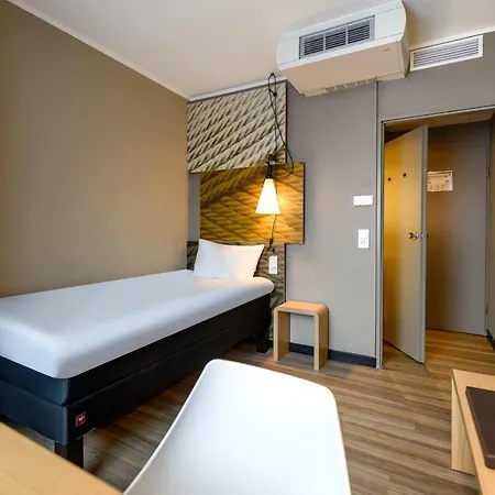 Ibis Hotel 2*