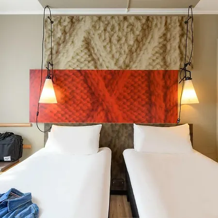 イビス ホテル 2*